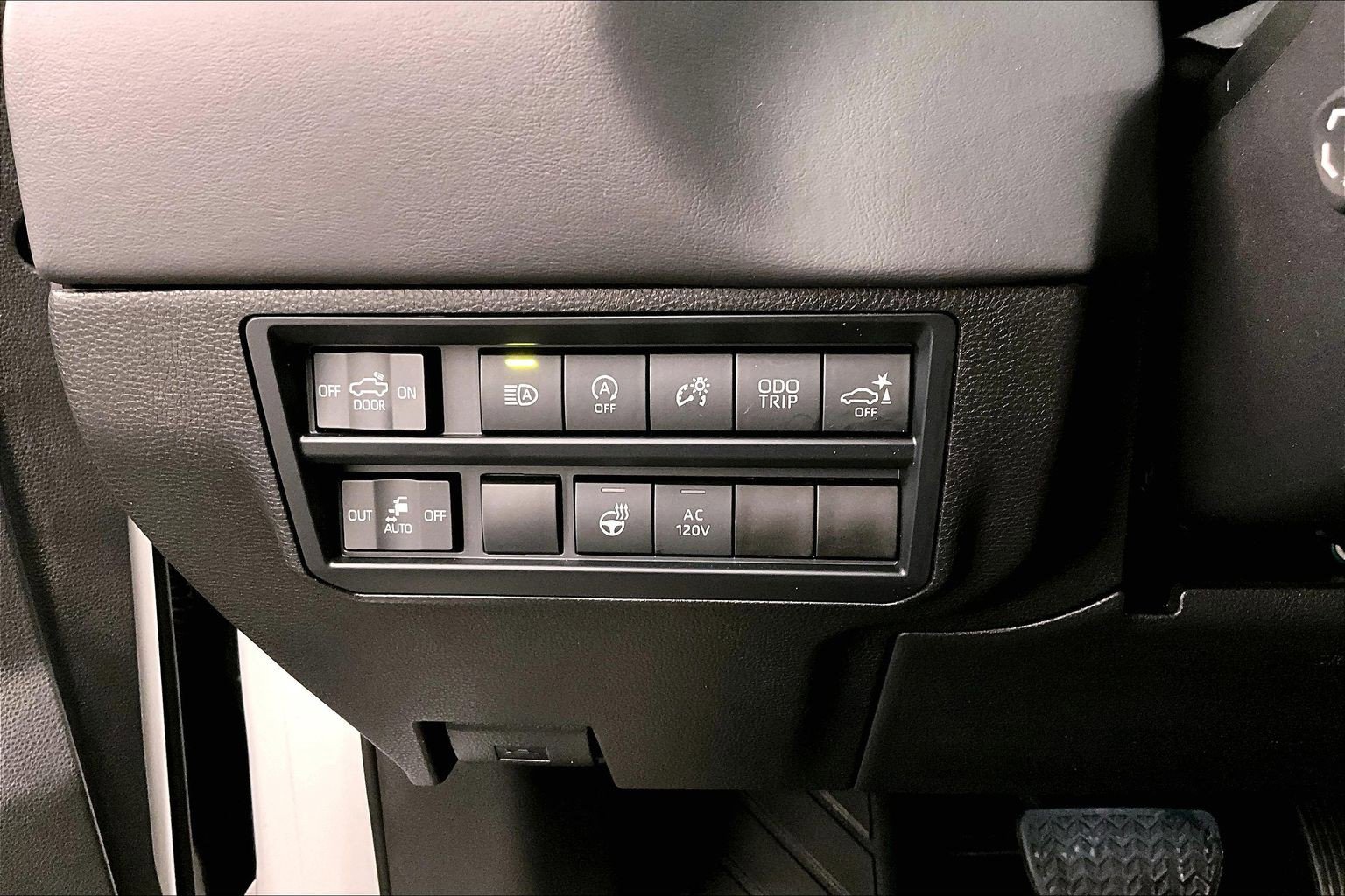 Used 2026 Toyota Tundra Platinum AWD/4WD image 40
