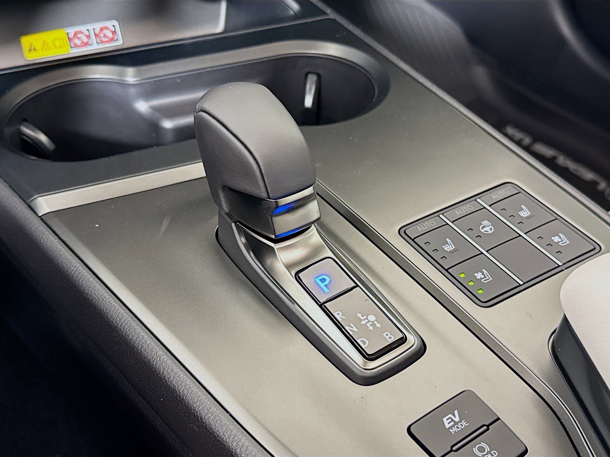 New 2026 Lexus UX 300h AWD w/ Accessory Package (2T) image 18