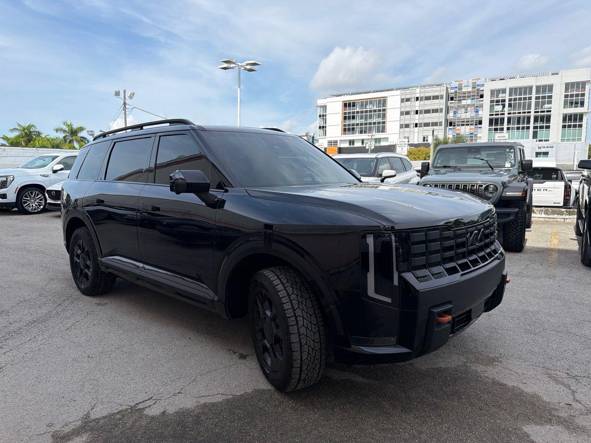Used 2027 Kia Telluride SX Prestige X-Pro AWD/4WD image 3