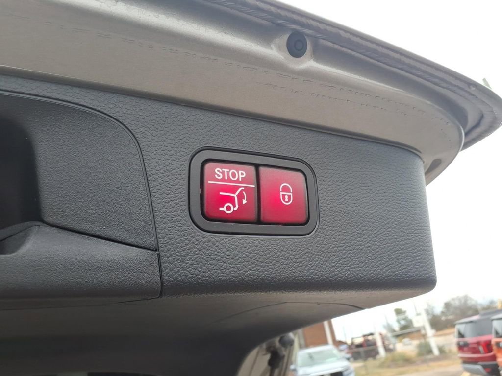 Used 2020 Mercedes-Benz GLC 300 GLC 300 image 27