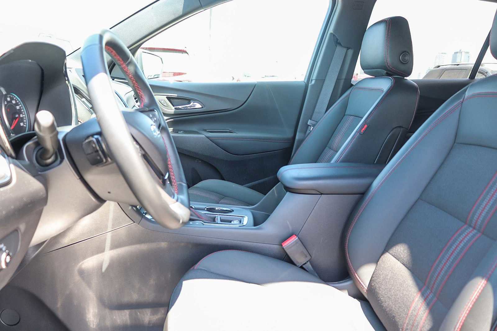 Used 2023 Chevrolet Equinox RS image 19