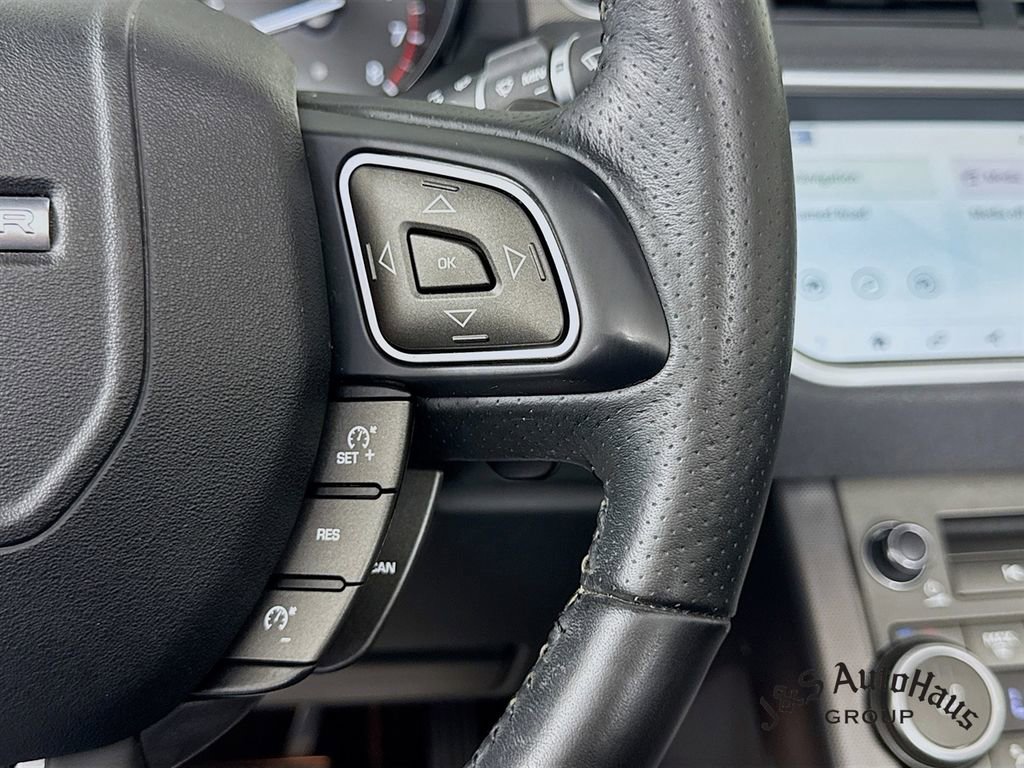 Used 2018 Land Rover Range Rover Evoque SE Dynamic image 14