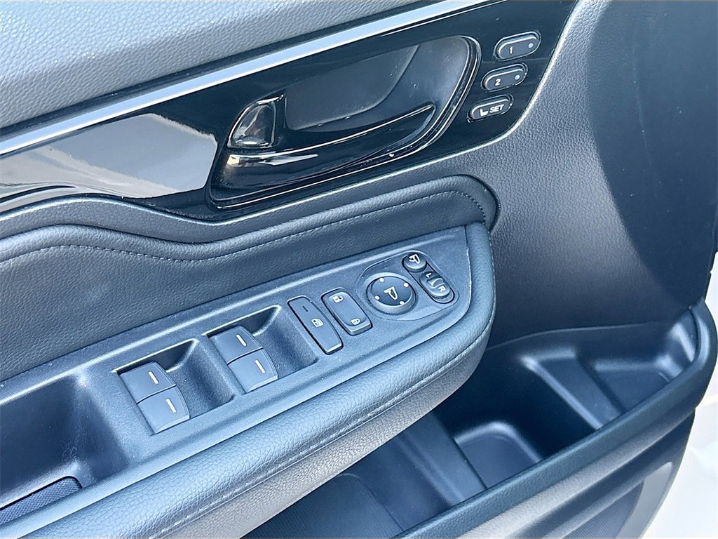 Used 2025 Honda Odyssey Elite image 18