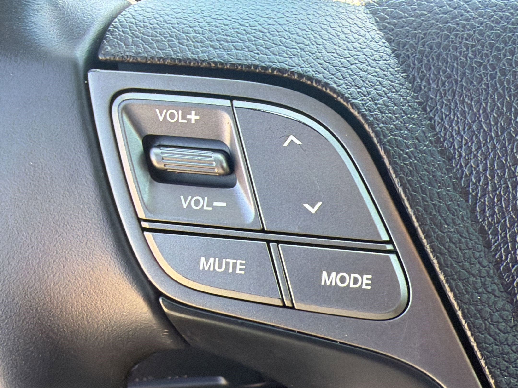 Used 2018 Hyundai Santa Fe Limited FWD image 17