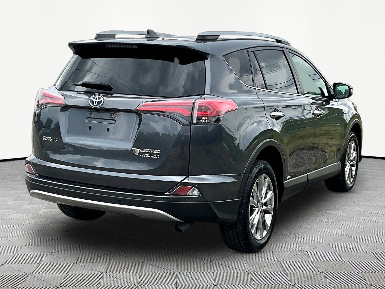 Used 2017 Toyota RAV4 Limited w/ Advanced Technology Package AWD/4WD image 13
