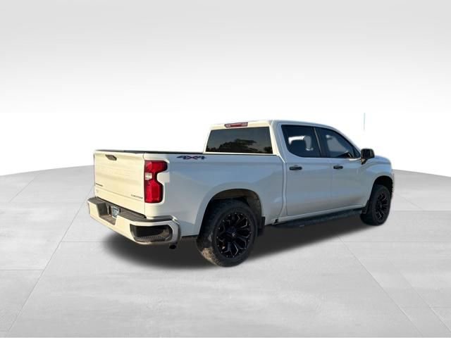 Used 2022 Chevrolet Silverado 1500 Custom w/ Safety Confidence Package AWD/4WD image 3