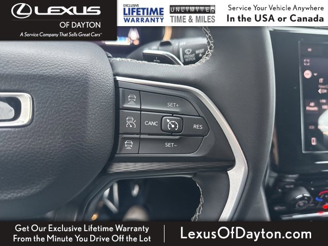 Used 2023 Jeep Grand Cherokee L Laredo image 17