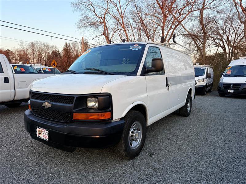 Used 2011 Chevrolet Express 2500 RWD image 2