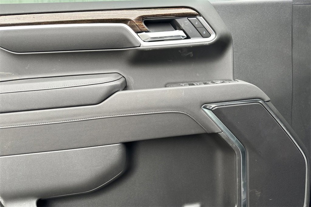 New 2025 GMC Sierra 1500 SLE image 9