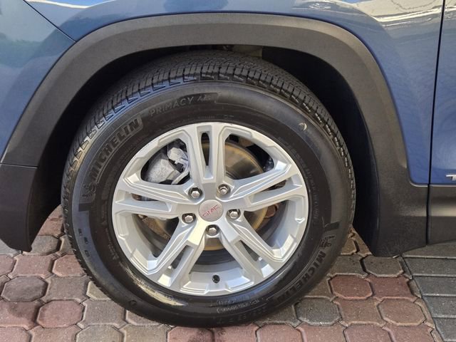 Used 2024 GMC Terrain SLE image 12