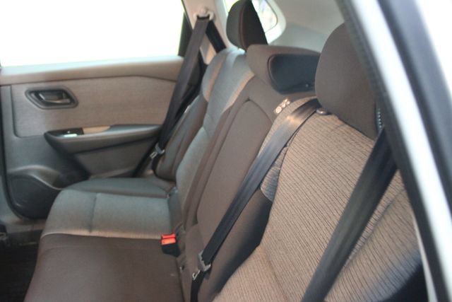 Used 2021 Nissan Rogue S AWD/4WD image 9