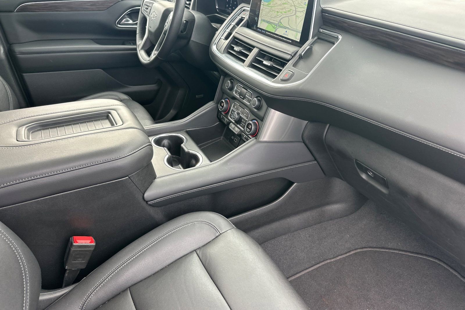 Used 2022 Chevrolet Tahoe Z71 w/ Z71 Off-Road Package AWD/4WD image 19