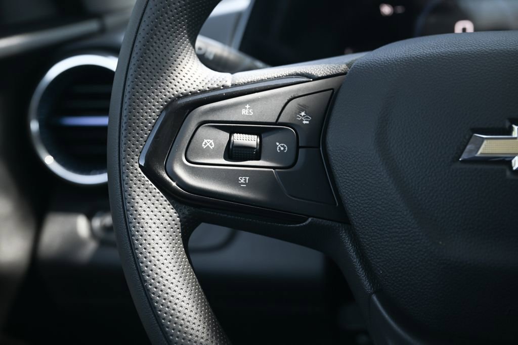 New 2026 Chevrolet Trax LT w/ LPO, Blackout Package FWD image 19