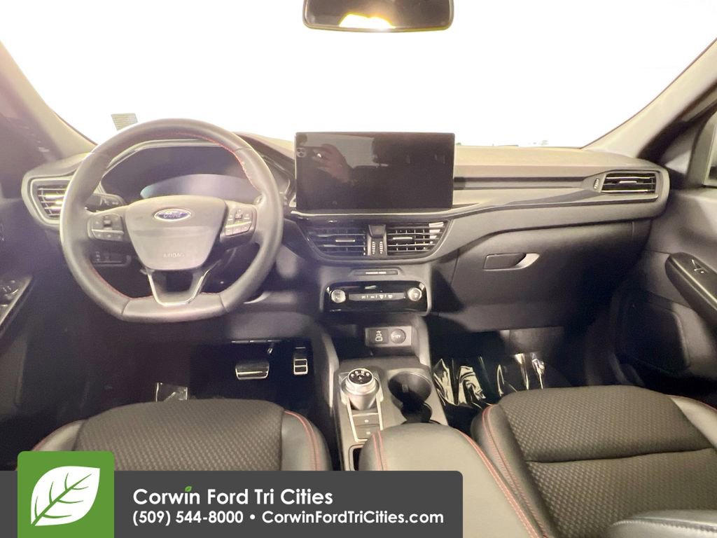 Certified 2024 Ford Escape ST-Line Elite w/ Class II Trailer Tow Package image 7