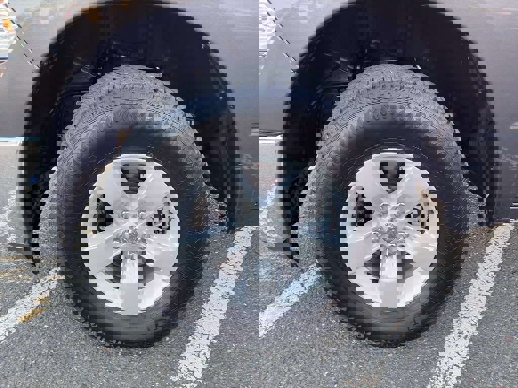 Used 2022 RAM 1500 Classic SLT image 2