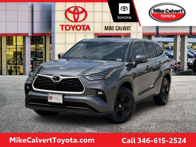 Certified 2025 Toyota Highlander LE FWD image 1