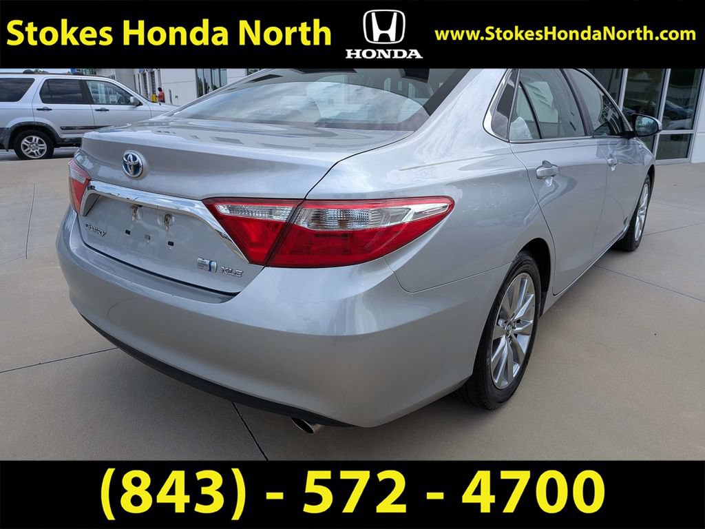 Used 2016 Toyota Camry XLE w/ Moonroof Package FWD image 3