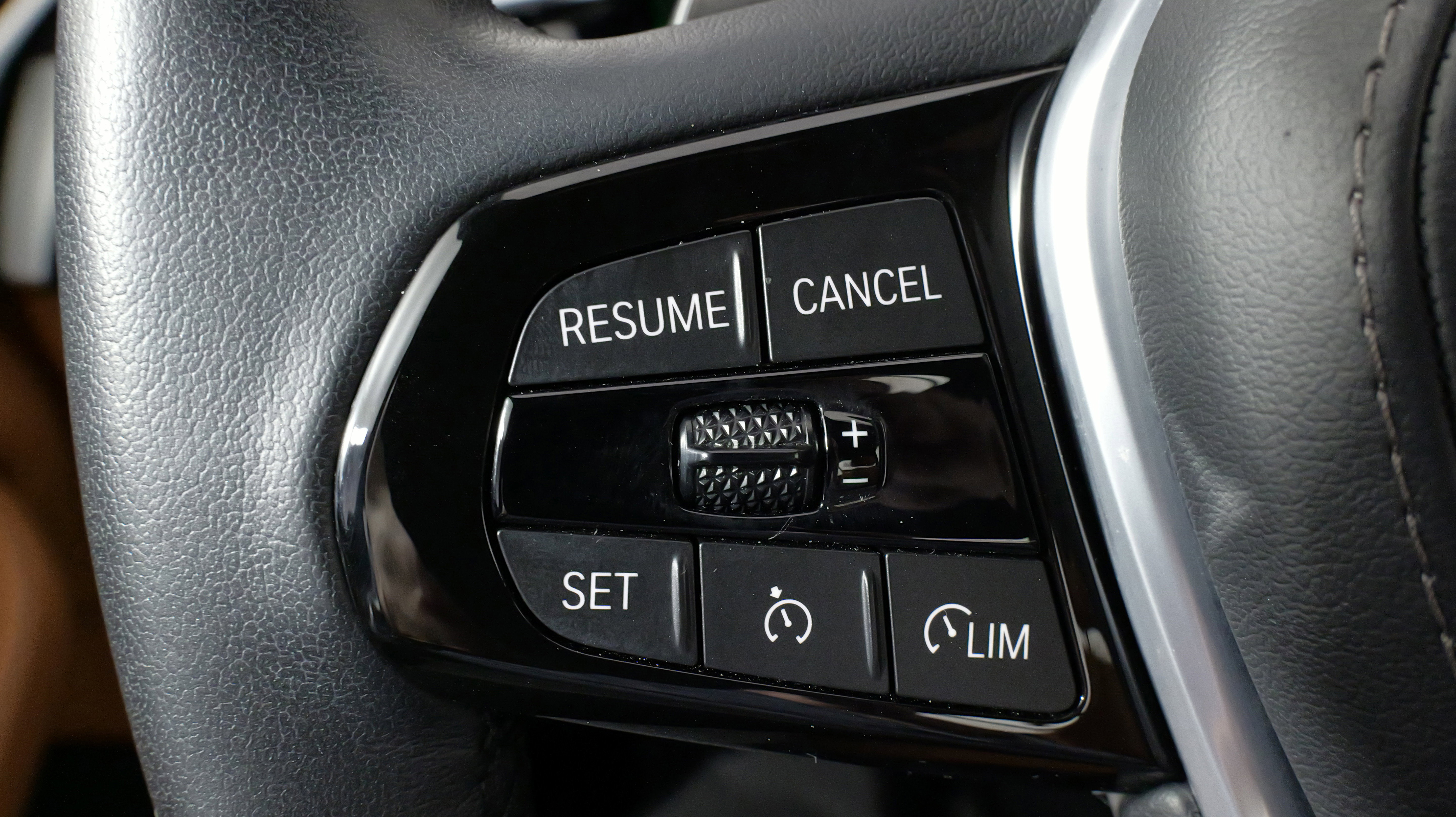 Used 2022 BMW 530i xDrive w/ Convenience Package image 43