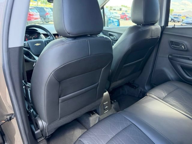 Used 2022 Chevrolet Trax LT w/ LT Convenience Package AWD/4WD image 27