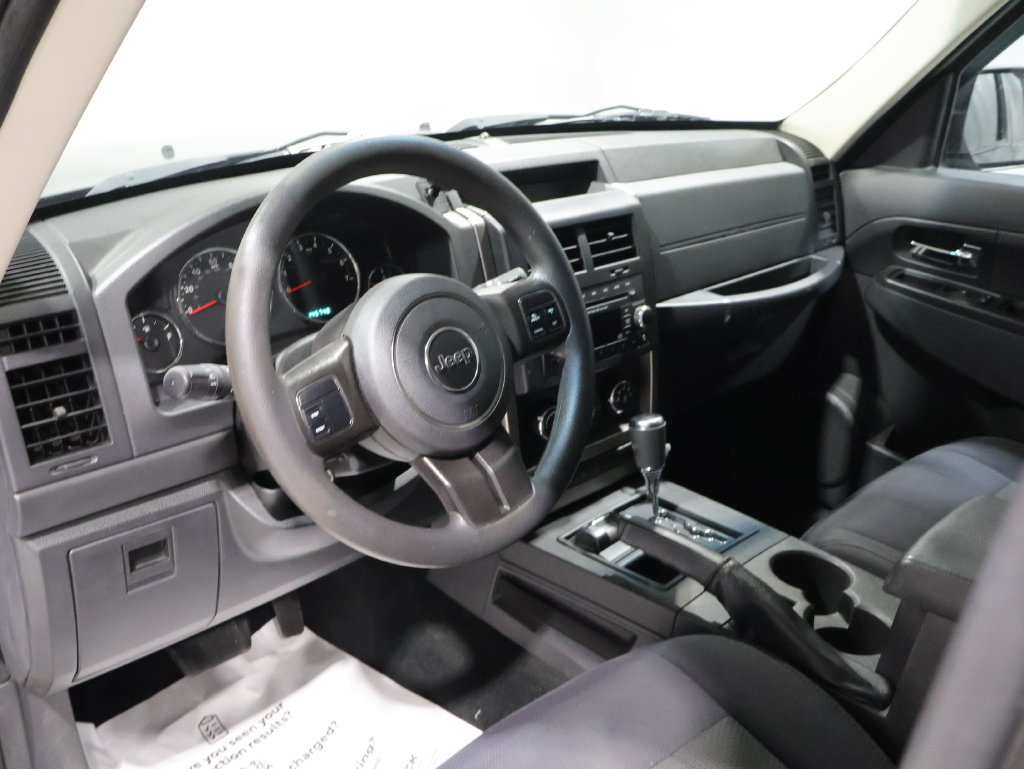 Used 2012 Jeep Liberty Sport AWD/4WD image 14