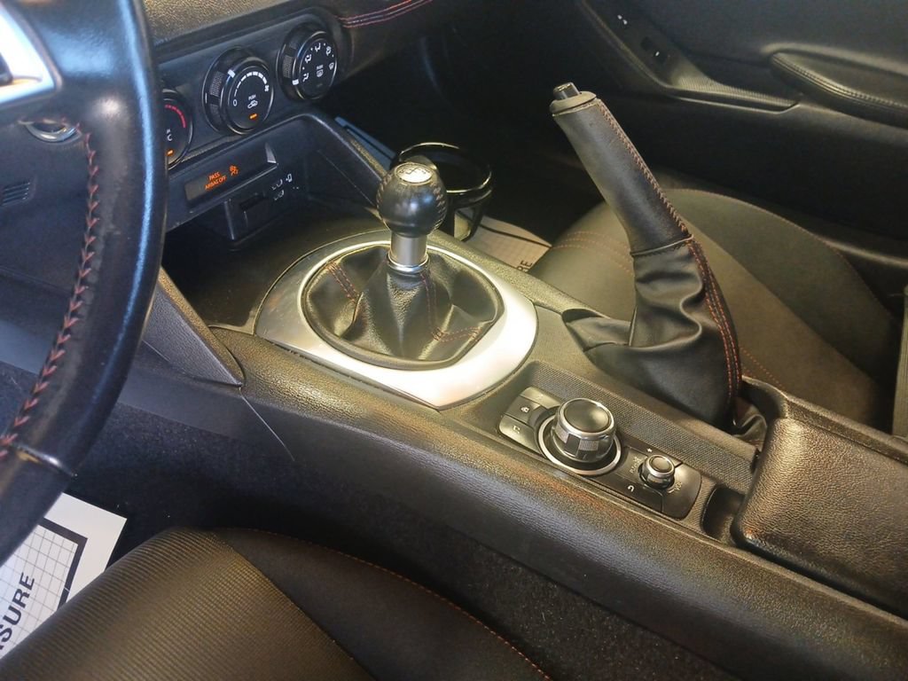 Used 2016 MAZDA MX-5 Miata Club w/ Brembo/BBS Package RWD image 5