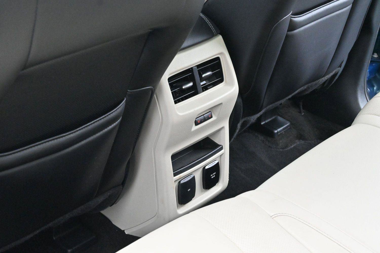Used 2020 Ford Edge Titanium w/ Equipment Group 301A FWD image 33