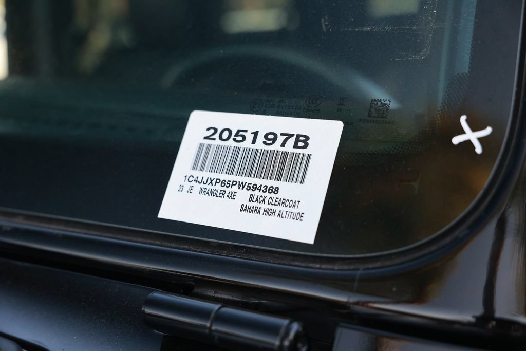 Used 2023 Jeep Wrangler Unlimited Sahara AWD/4WD image 45