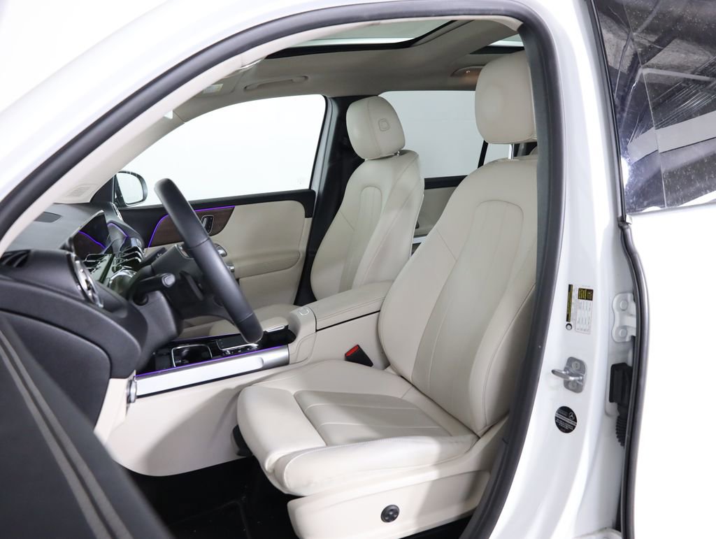 Used 2023 Mercedes-Benz GLB 250 image 32