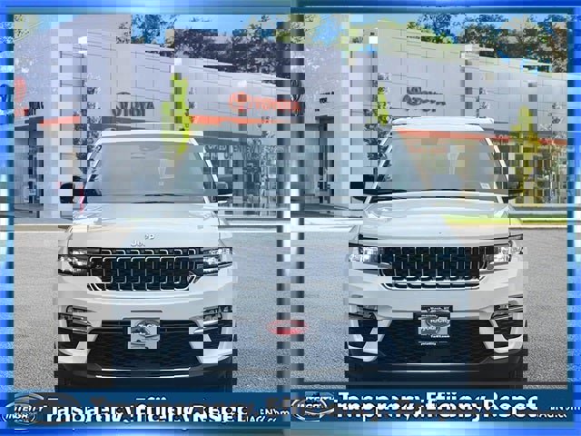 Used 2023 Jeep Grand Cherokee 4WD 4xe w/ MOPAR Finishing Package image 2