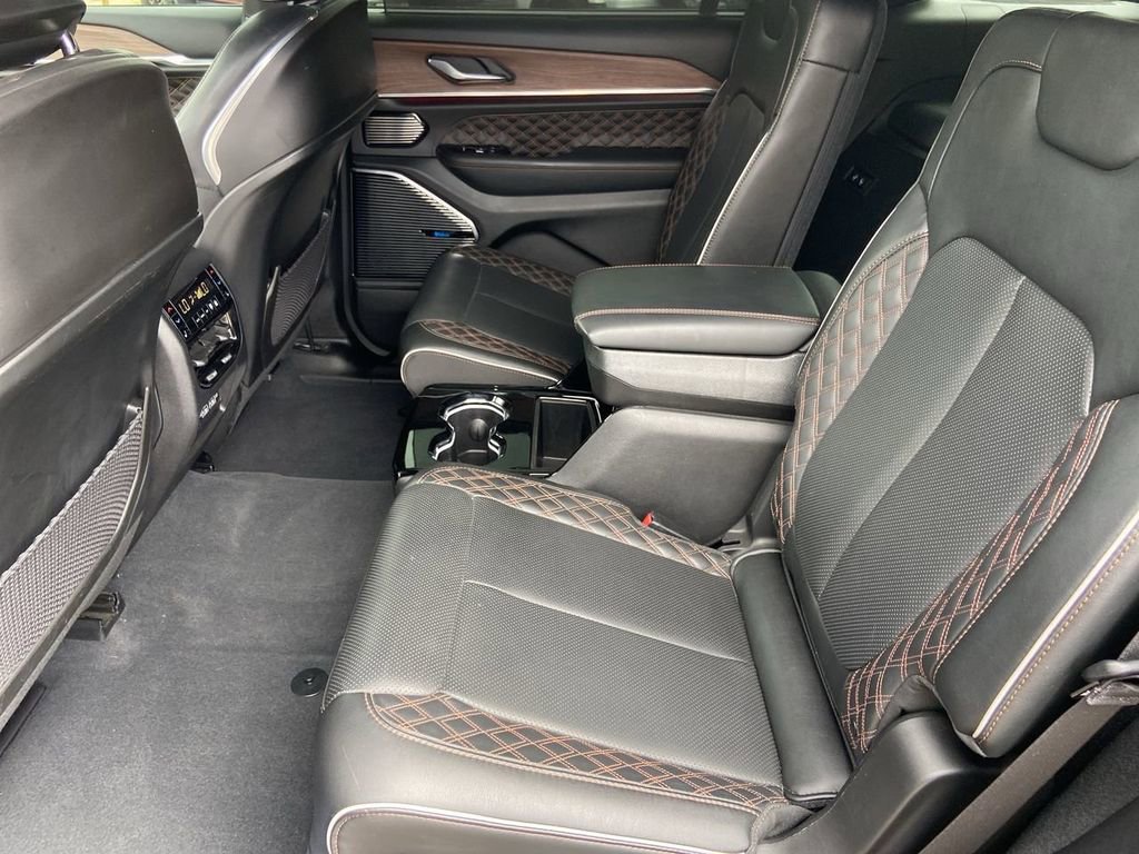 Used 2023 Jeep Grand Cherokee L Summit w/ Advanced Protech Group IV AWD/4WD image 22