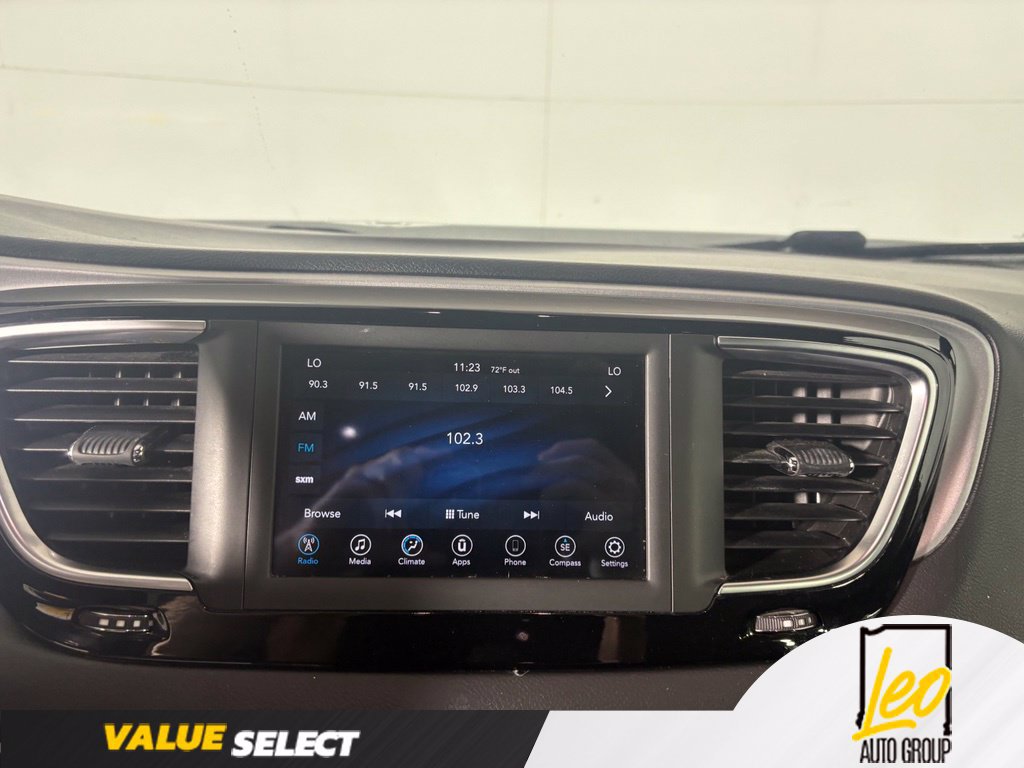 Used 2018 Chrysler Pacifica Touring Plus w/ S Appearance Package FWD image 17
