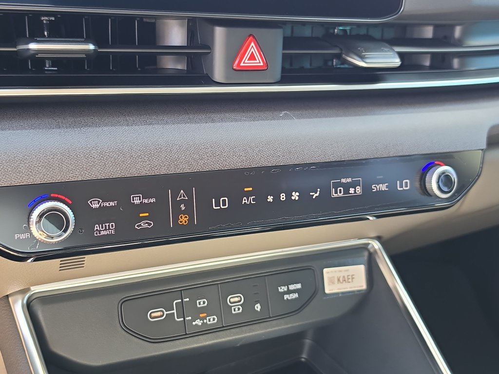 New 2027 Kia Carnival EX FWD image 25