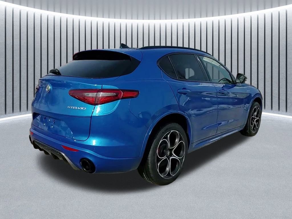 Used 2022 Alfa Romeo Stelvio Veloce image 9