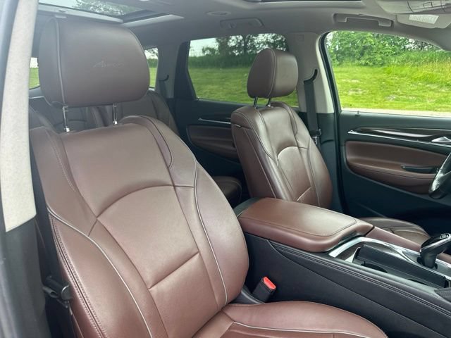 Used 2021 Buick Enclave Avenir w/ Avenir Technology Package AWD/4WD image 44