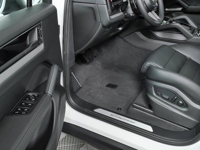New 2026 Porsche Cayenne AWD image 8