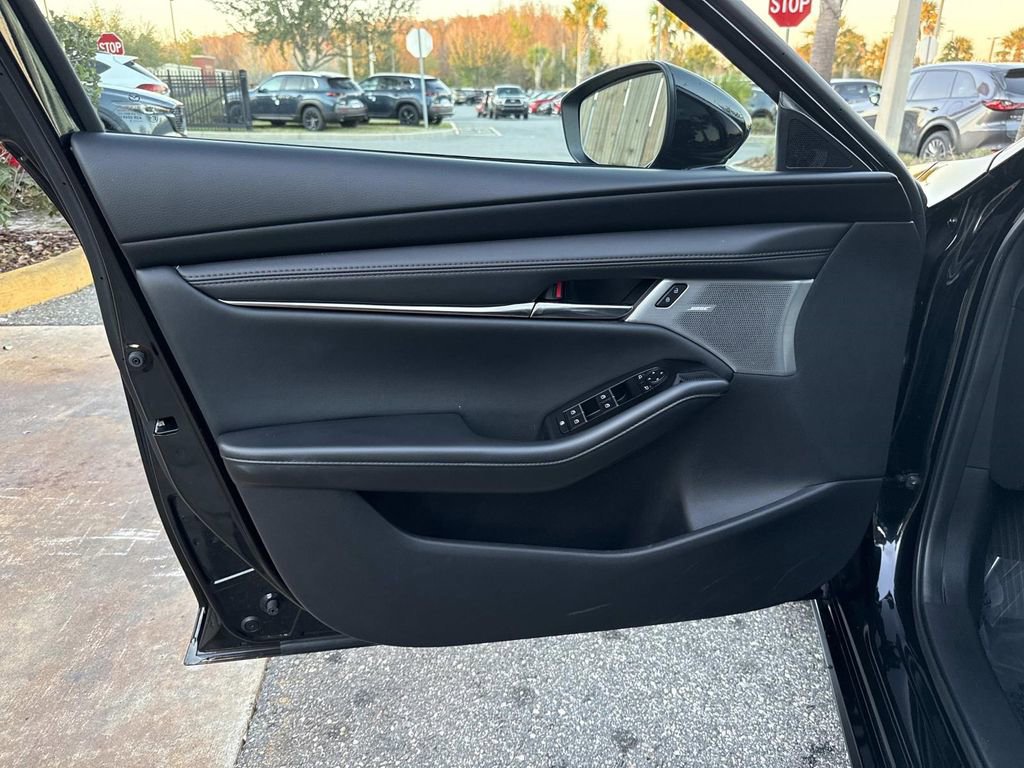 Certified 2025 MAZDA MAZDA3 2.5 Turbo Sedan w/Premium Plus image 22