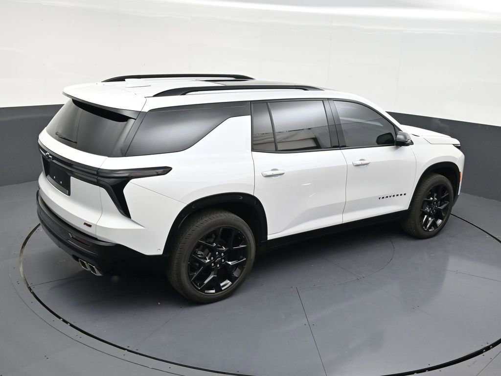 Used 2025 Chevrolet Traverse RS FWD image 17