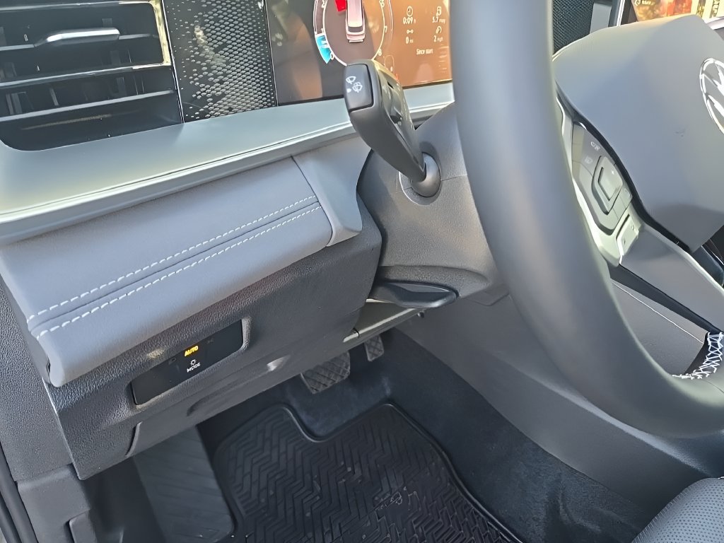 New 2026 Volkswagen Tiguan SE AWD/4WD image 15