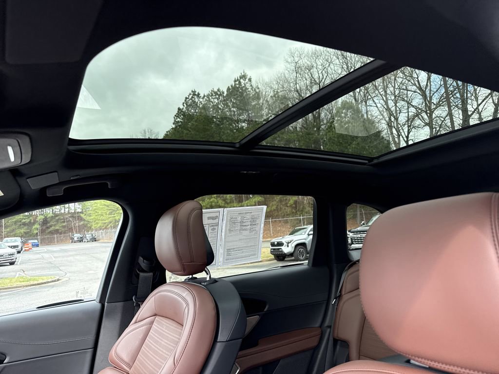 Used 2026 Lincoln Nautilus Reserve image 23