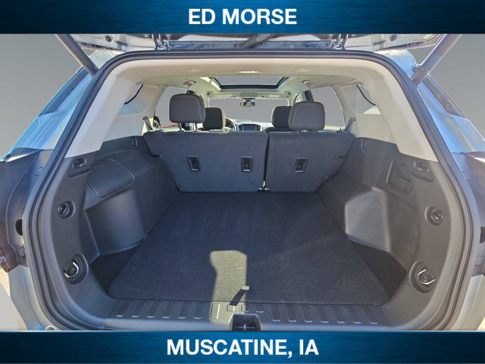 Used 2023 GMC Terrain SLE w/ Driver Convenience Package image 18