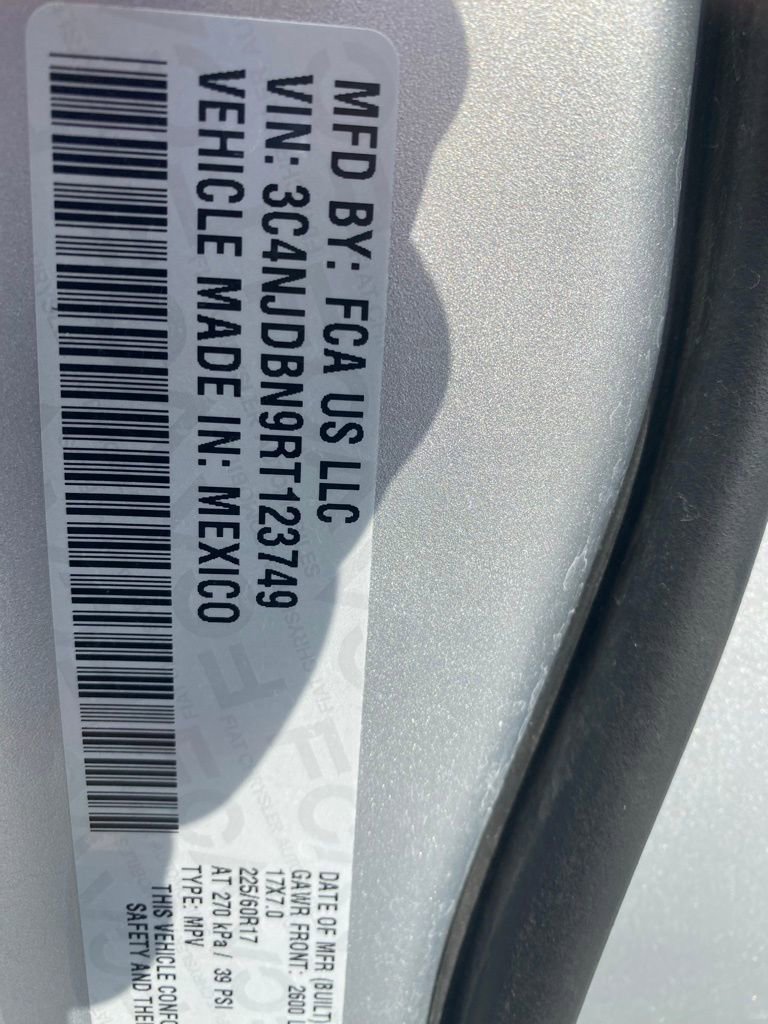 Used 2024 Jeep Compass Latitude image 31