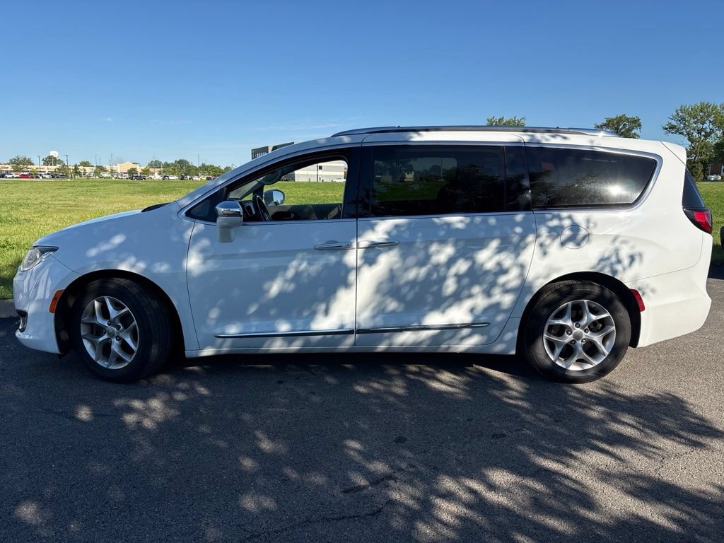 Used 2020 Chrysler Pacifica Limited FWD image 6