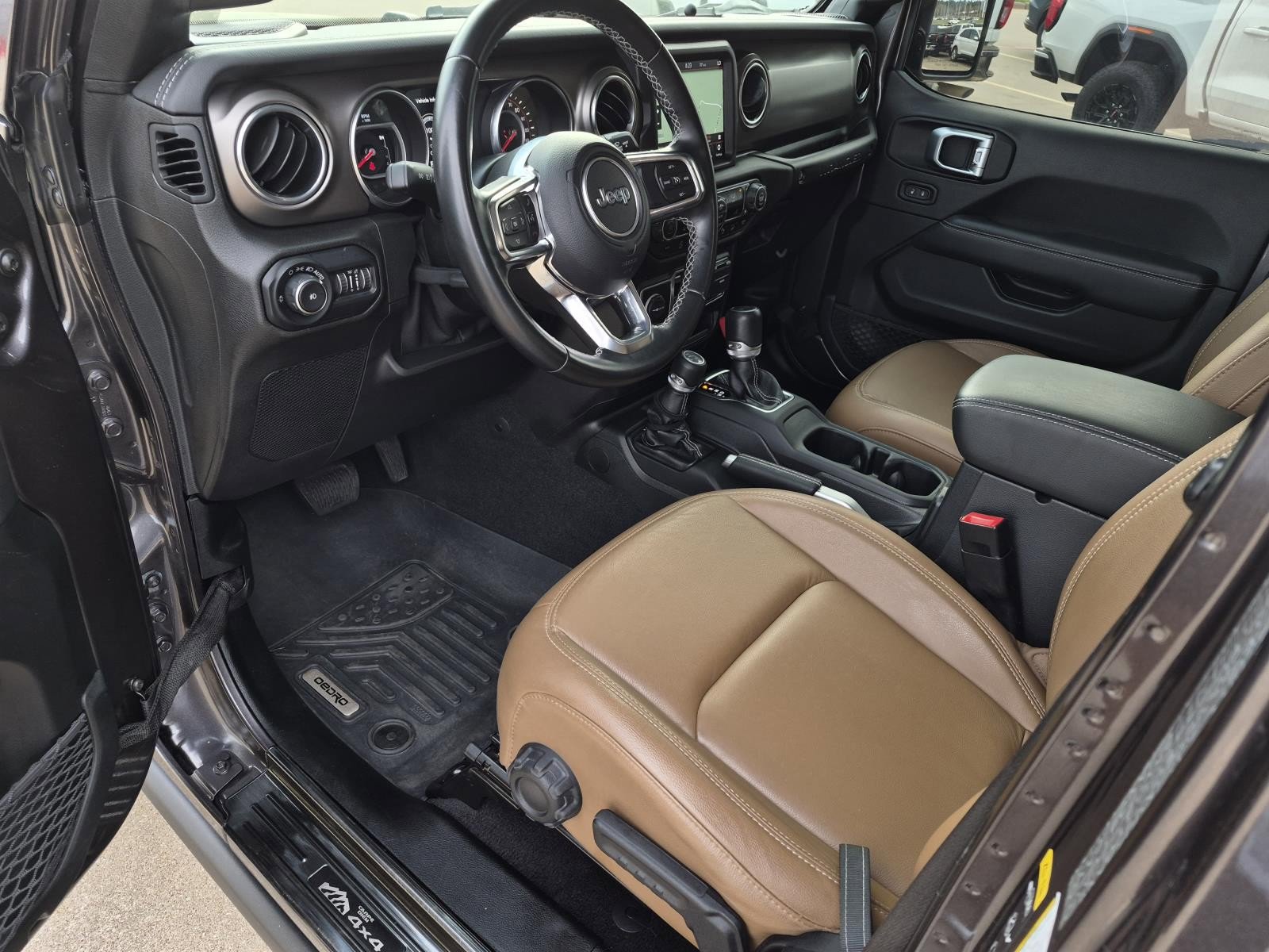 Used 2020 Jeep Wrangler Unlimited Rubicon AWD/4WD image 12