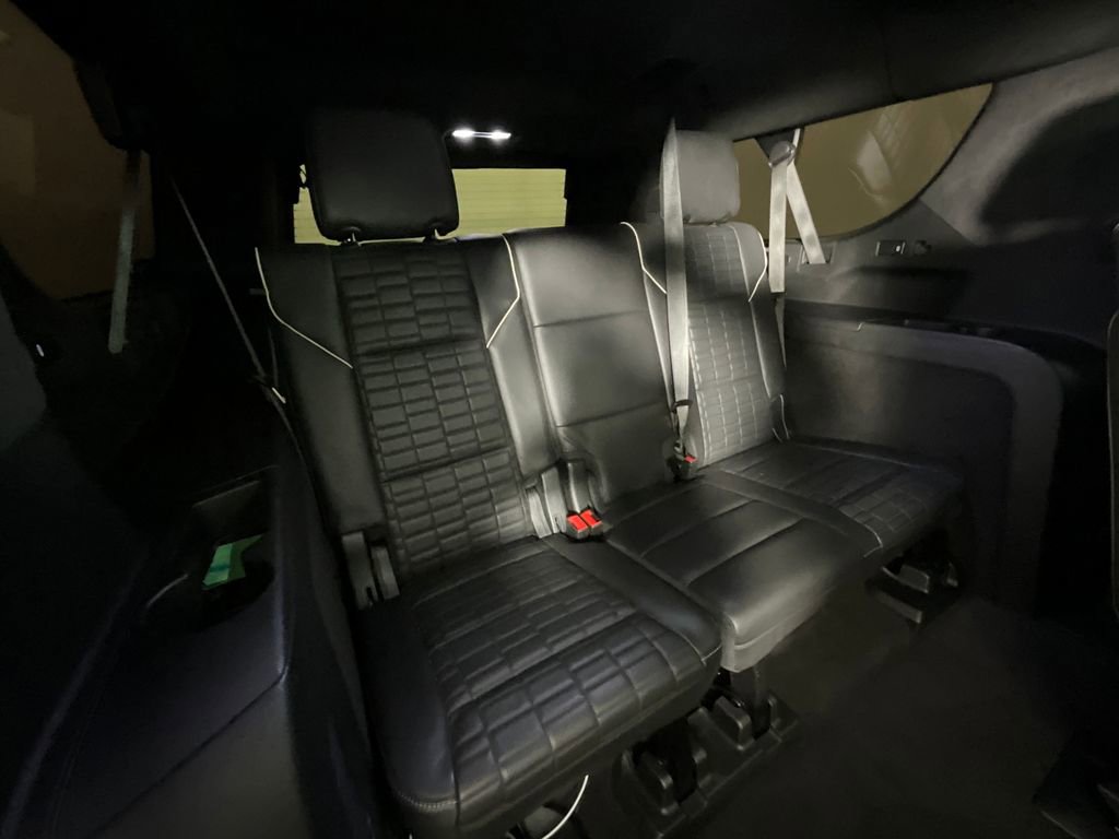 Used 2023 Cadillac Escalade ESV V AWD/4WD image 24