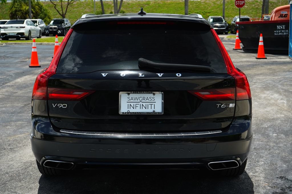 Used 2019 Volvo V90 T6 Cross Country AWD/4WD image 10
