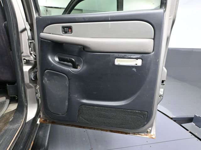 Used 2002 Chevrolet Suburban LS image 34