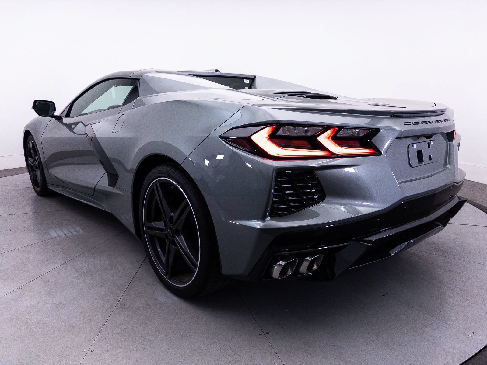 Used 2024 Chevrolet Corvette Stingray Preferred Conv w/ Battery Protection Package RWD image 35