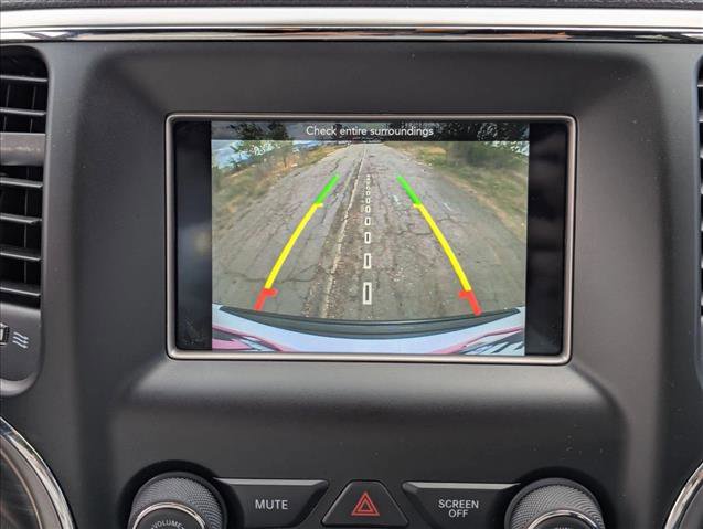 Used 2019 Jeep Grand Cherokee Laredo image 13