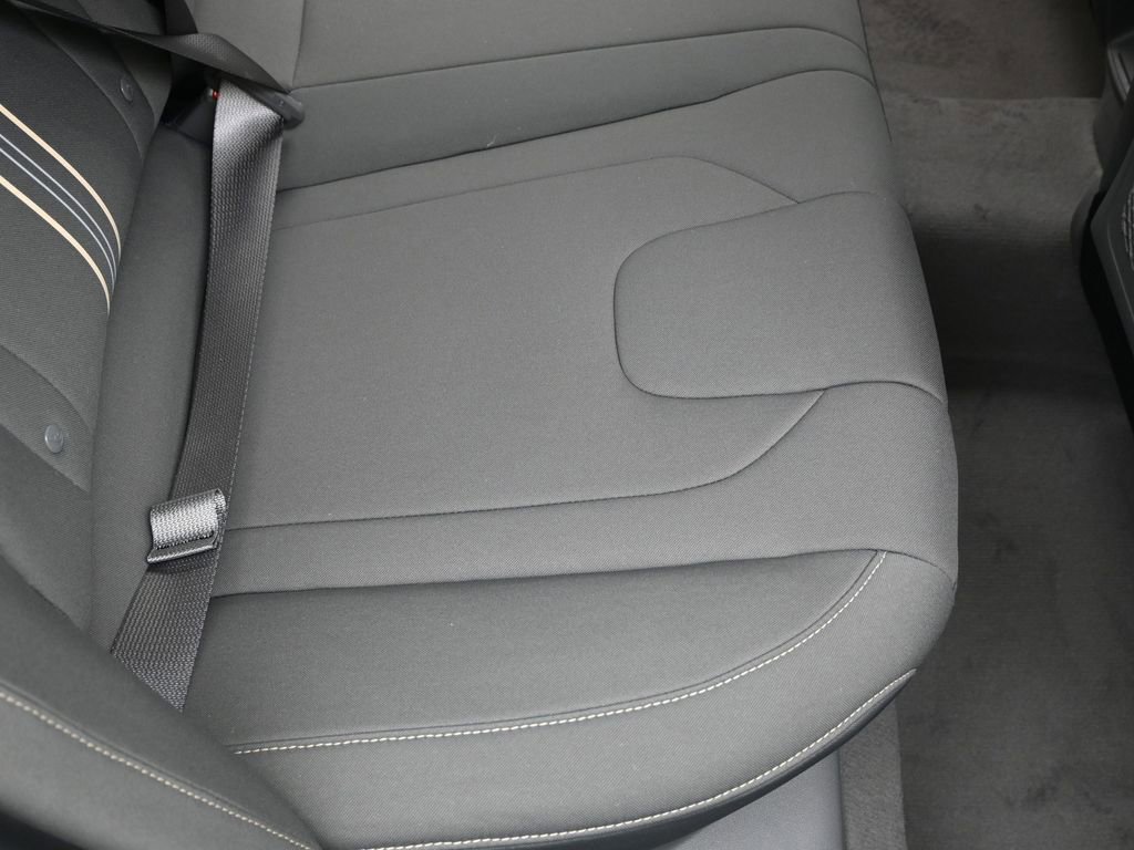 Certified 2025 Hyundai Elantra SEL image 15