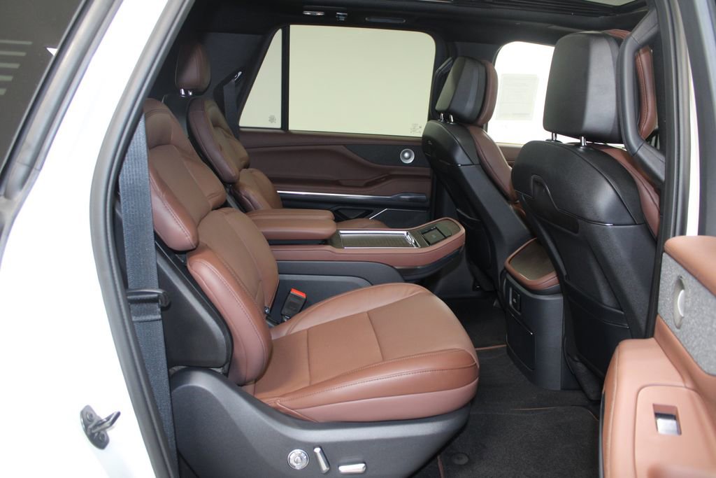 New 2026 Lincoln Navigator L Reserve image 36
